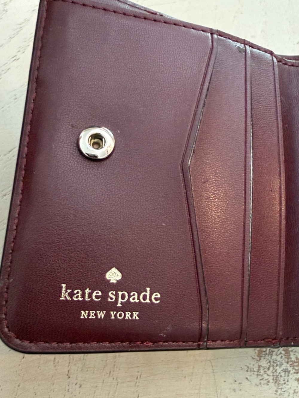 Kate Spade magenta two tone zippered wallet like new - Picture 5 of 8
